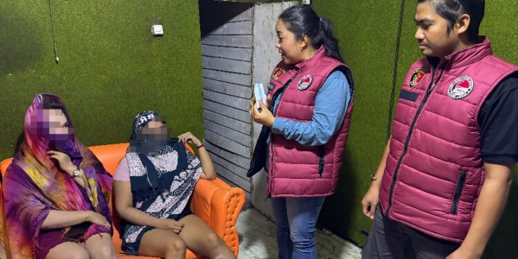 Tes urine yang dilakukan jajaran Satresnarkoba Polres Kapuas. (ist)