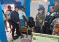 Salah satu tersangka yang diamankan tim gabungan dalam penggerebekan Kampung Puntun Palangka Raya, Senin (26/10/2026). (ist)